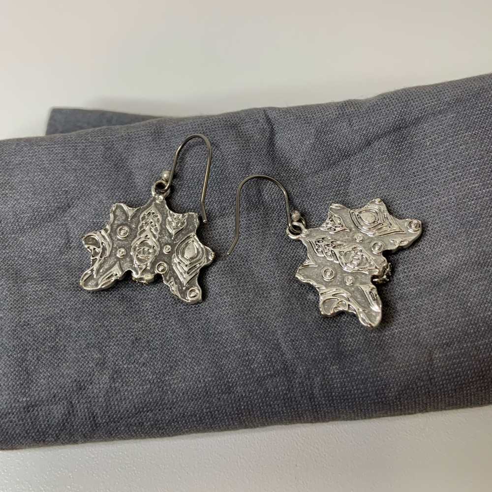 Lucky Brand Peacock Bedazzled Decorative Dangle Charm Silver Tone Earrings - Picture 9 of 9